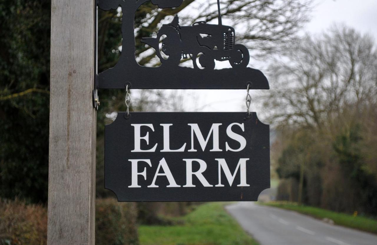 Elms Farm Villa Alderton  Eksteriør billede